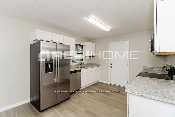 4087 Essex Dr — Photo 4