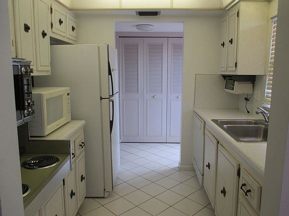 5th image of 19 Golfs Edge APT F