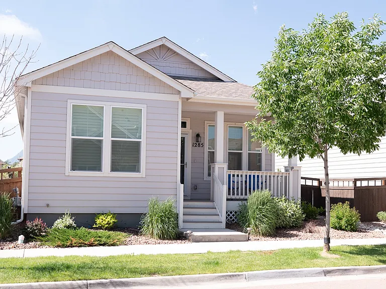 1285 Lady Campbell Dr — Photo 1