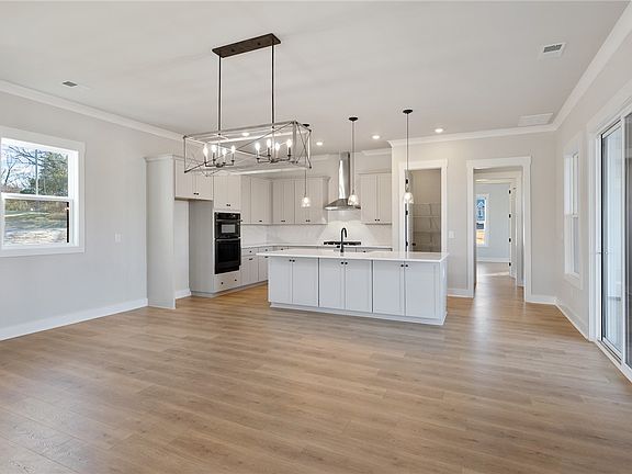5th image of 63 Carr Rd