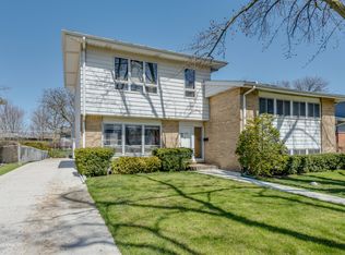 280 Springfield Ter, Des Plaines, IL 60018