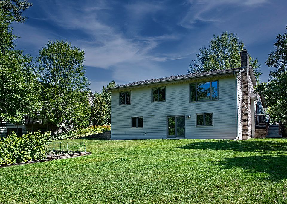 2nd image of 7595 Carnelian Ln