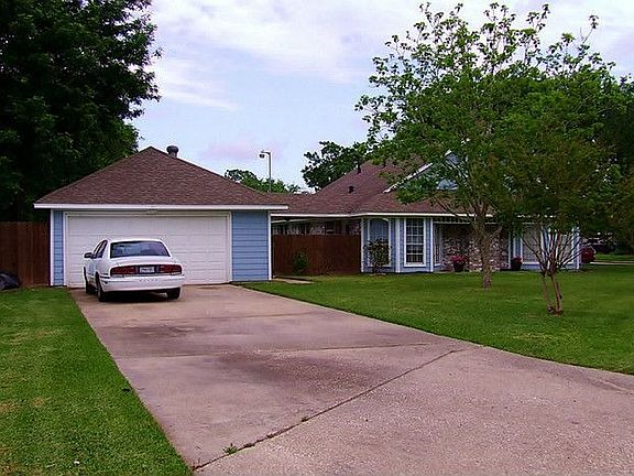 3rd image of 2710 Fern Creek Ln