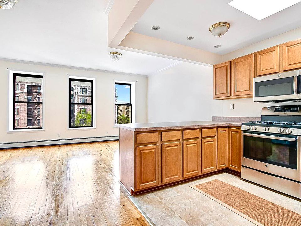 1st image of 3474 Broadway #Penthouse Townhouse