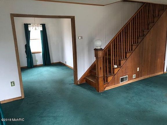 4th image of 270 Burr St