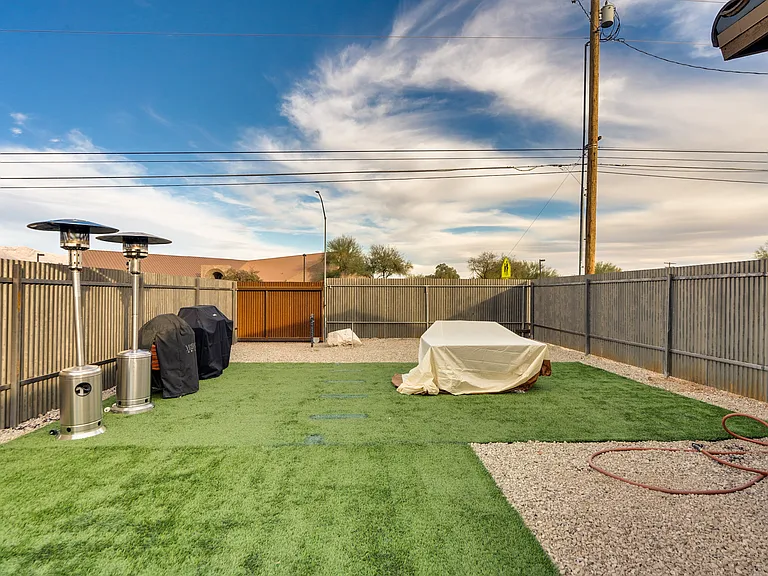 3731 N Stone Ave #2 — Photo 11