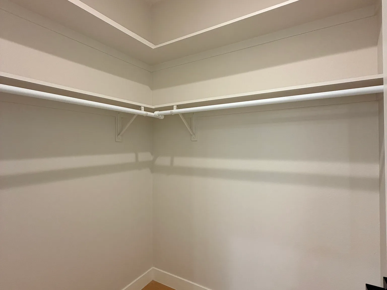 Studio, 324 sqft, $2,850 — Photo 3