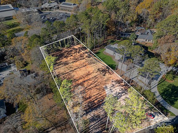 4th image of 2019 Pellyn Wood Dr