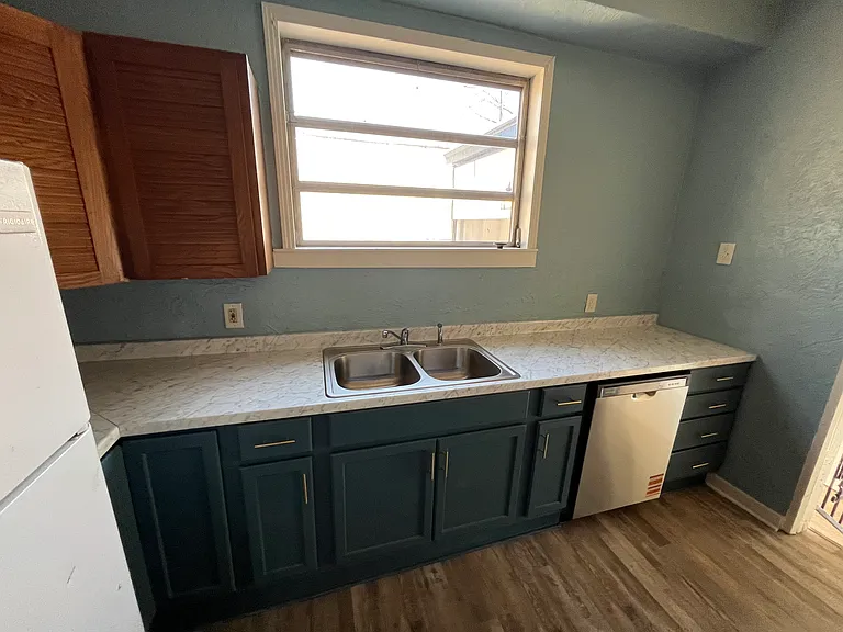 345 E Ridgeway St — Photo 12