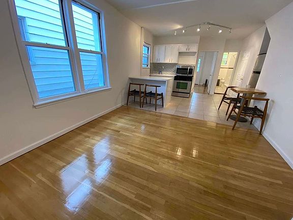 4th image of 24-16 42nd St #1F
