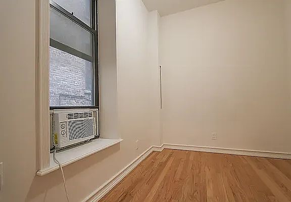 5th image of 203 Bleecker St APT 17