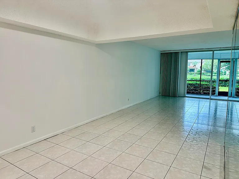 23099 Barwood Ln N #109 — Photo 14