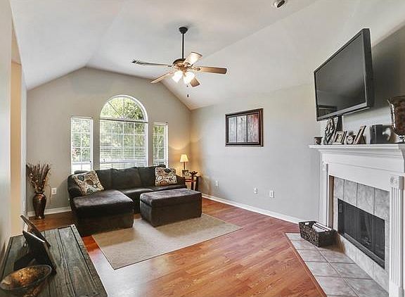 5th image of 2166 Ozone St