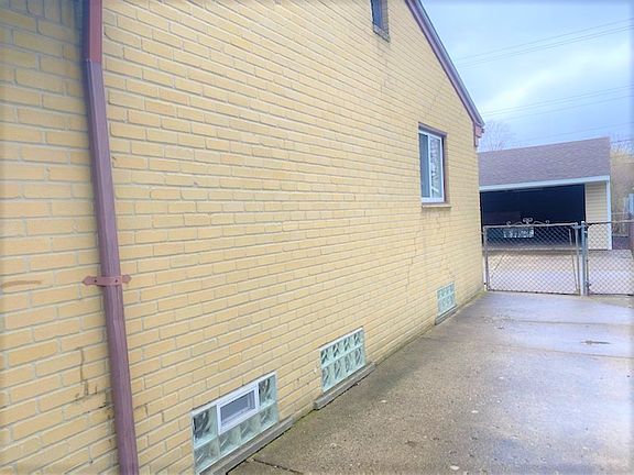 2nd image of 27873 Palmer Blvd