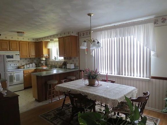 5th image of 555 Grace Ave