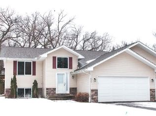 6537 31st St N, Oakdale, MN 55128