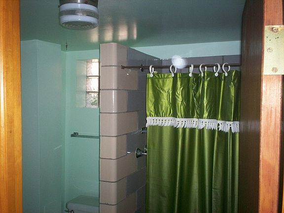 5th image of 2642 N Melvina Ave