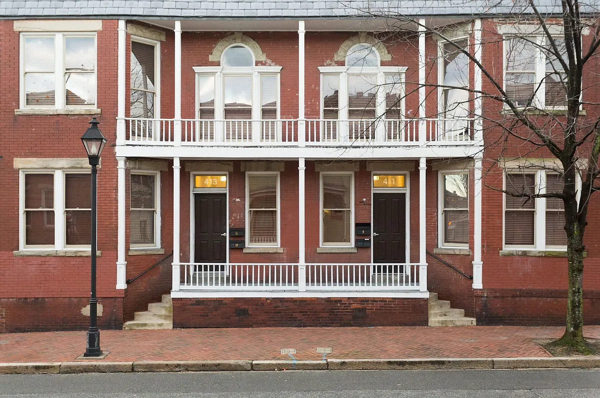 Building Photo - 20 W Marshall St #2