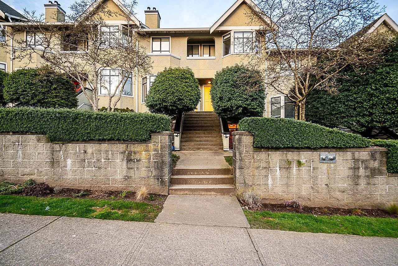 221 Ash St #7 photo 1