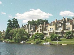 11125 Lake Chapel Ln, Reston, VA 20191