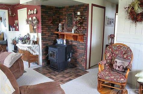 4869 Jefferson Family room 2.JPG