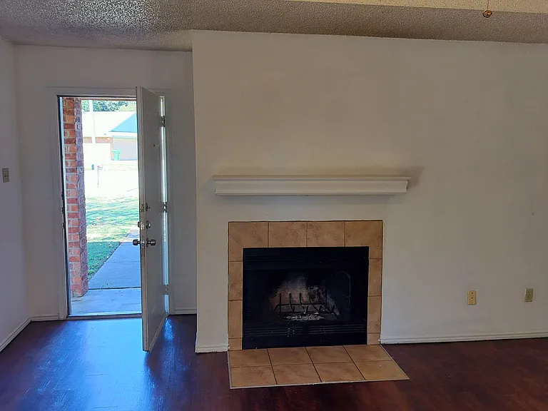 6302 Mark Ct #6300 — Photo 4