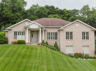 2335 Autumn Trails Dr, Mishawaka, IN