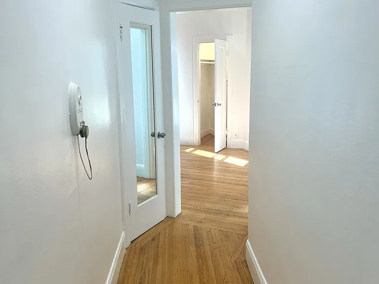 118 Athol Ave #103 — Photo 3