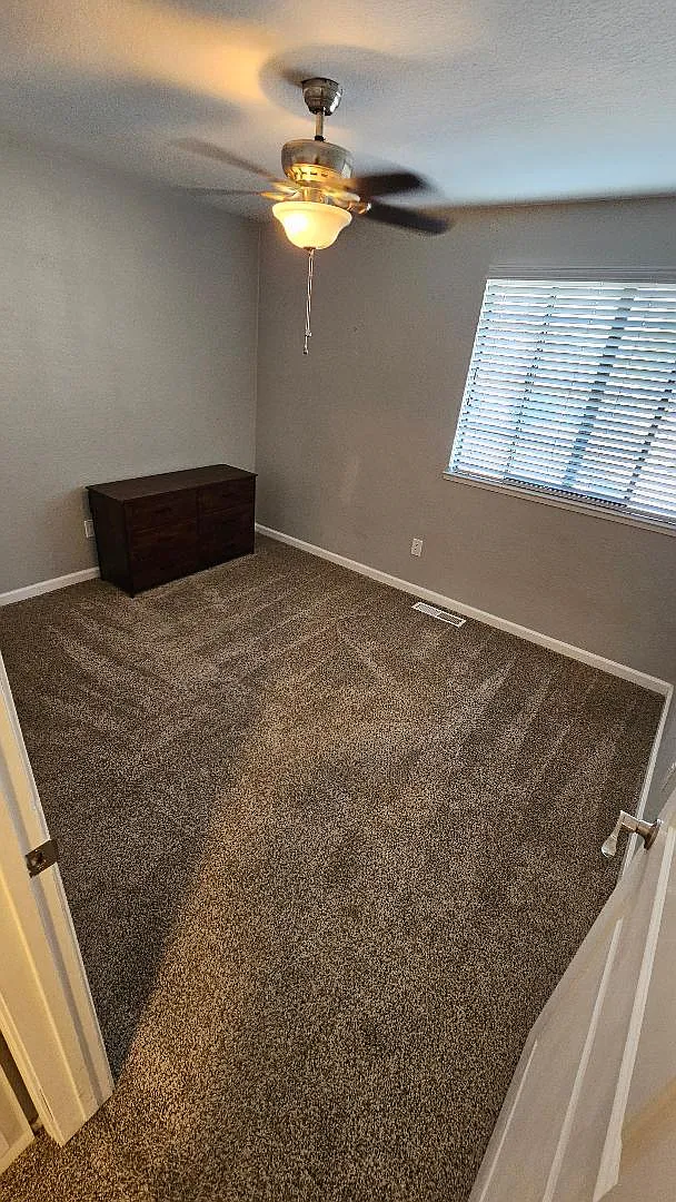 4 bed, 1923 sqft, $750 — Photo 2