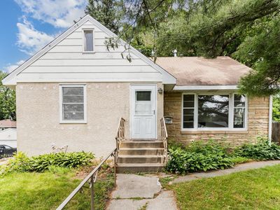 595 California Ave E, Saint Paul, MN, 55130