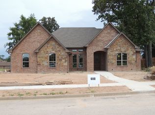 600 Imagine Dr, Lindale, TX 75771