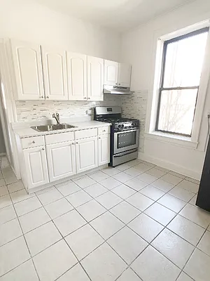 Rented by NY Space Finders Inc. | media 20