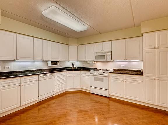 5th image of 730 Creekside Dr Unit 406