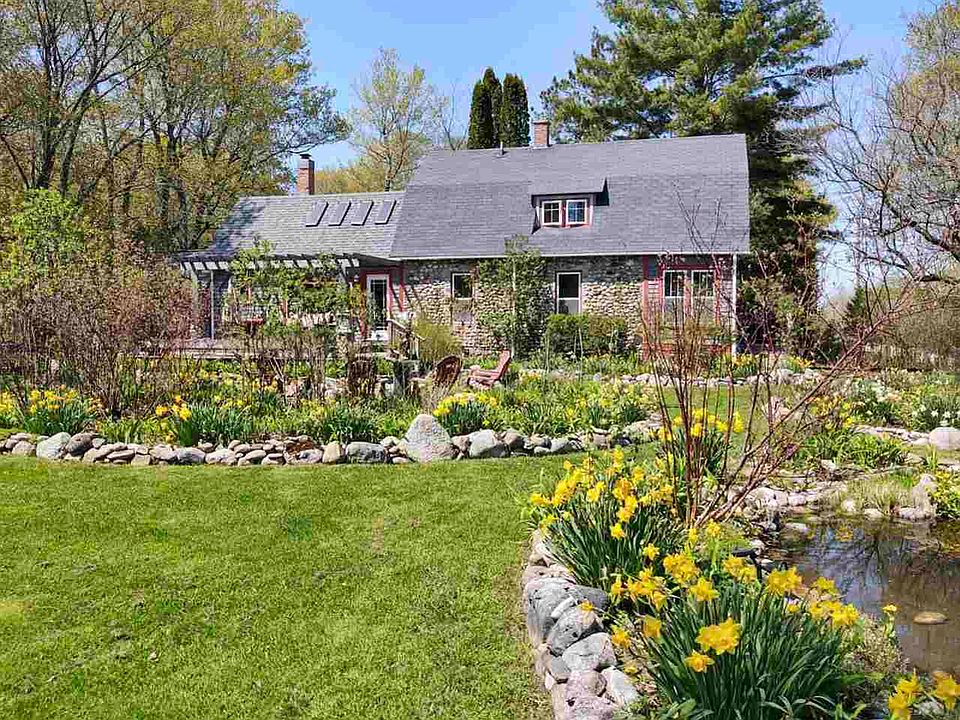 33985 Kings Hwy, Beaver Island, MI 49782 Zillow