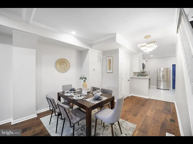2402 Presbury St — Photo 9