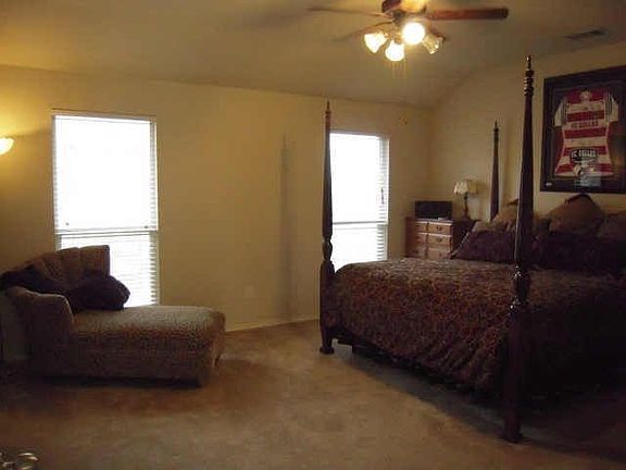 5th image of 2321 Fieldcrest Dr