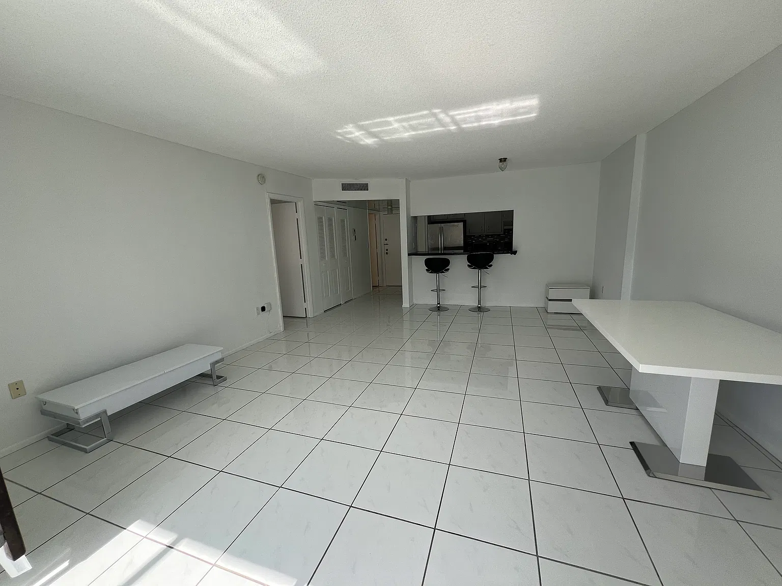 4170 Inverrary Dr — Photo 3