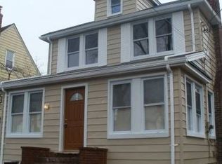 10047 197th St, Hollis, NY 11423