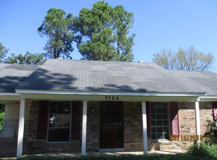 2794 Lake Park Rd, Memphis, TN 38127