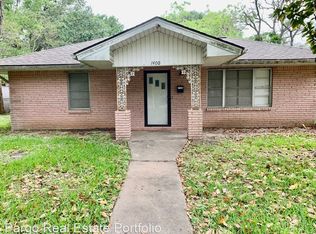 1400 Lawrence St #B, Rosenberg, TX 77471