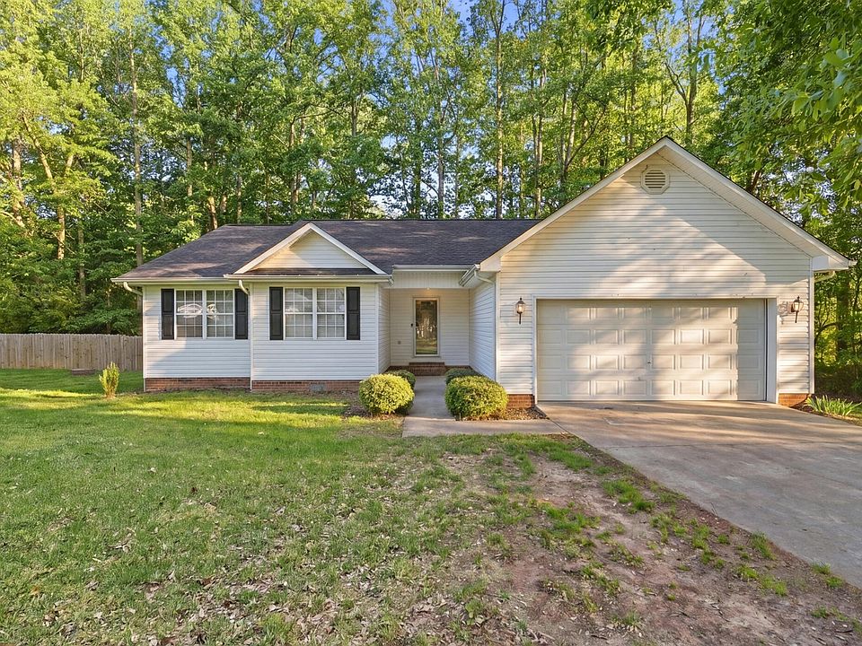 1st image of 156 Woodstream Pl NE