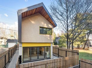 773 Union St, Vancouver, BC V6A2C5