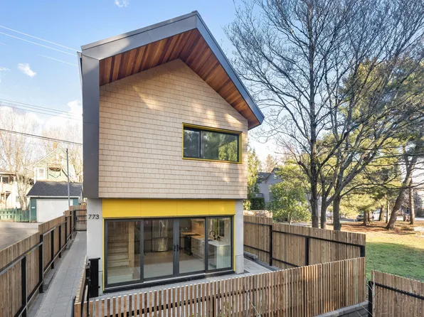773 Union St, Vancouver, BC V6A 2C5