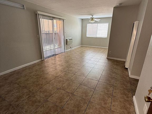 4th image of 1065 E Washington Ave APT D
