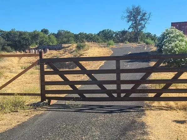 5781 Lake Ridge Drive, Ukiah, CA 95482