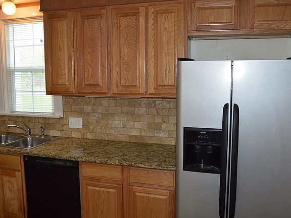 3rd image of 5482 E Rockwood Ave