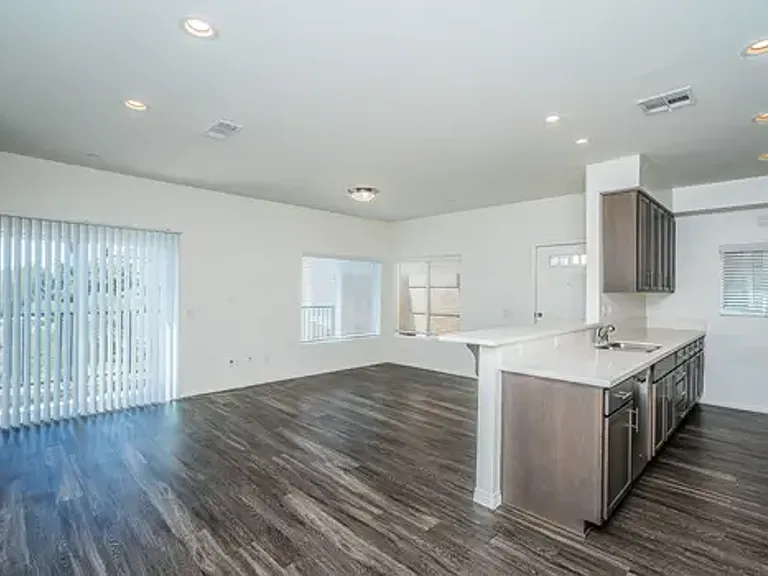 8123-8137 Cascio Ct — Photo 13