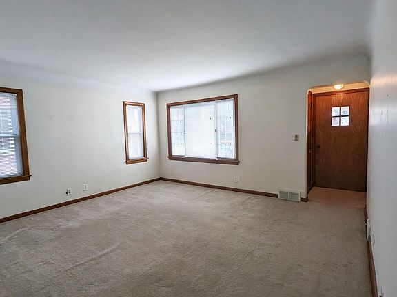 3rd image of 6710 Renwood Dr