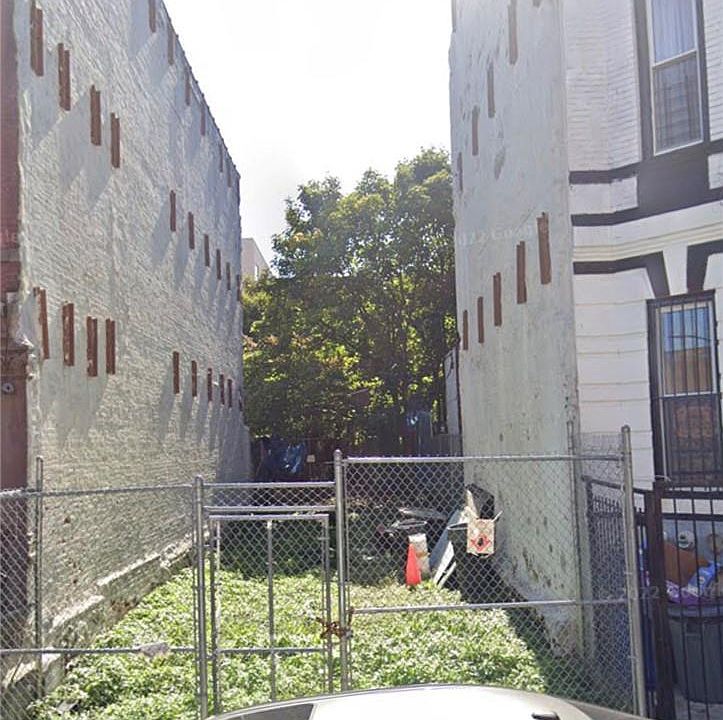 1st image of 864 E 164th Street