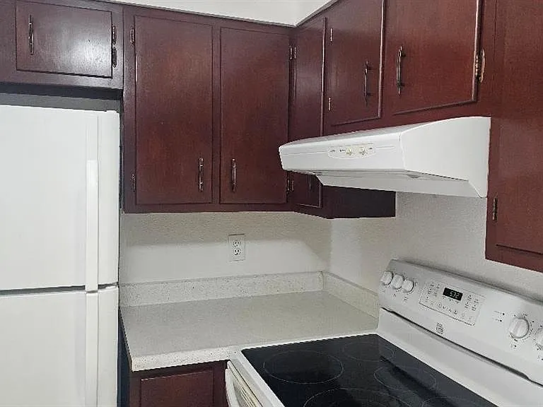 10365 Paradise Blvd #10 — Photo 2